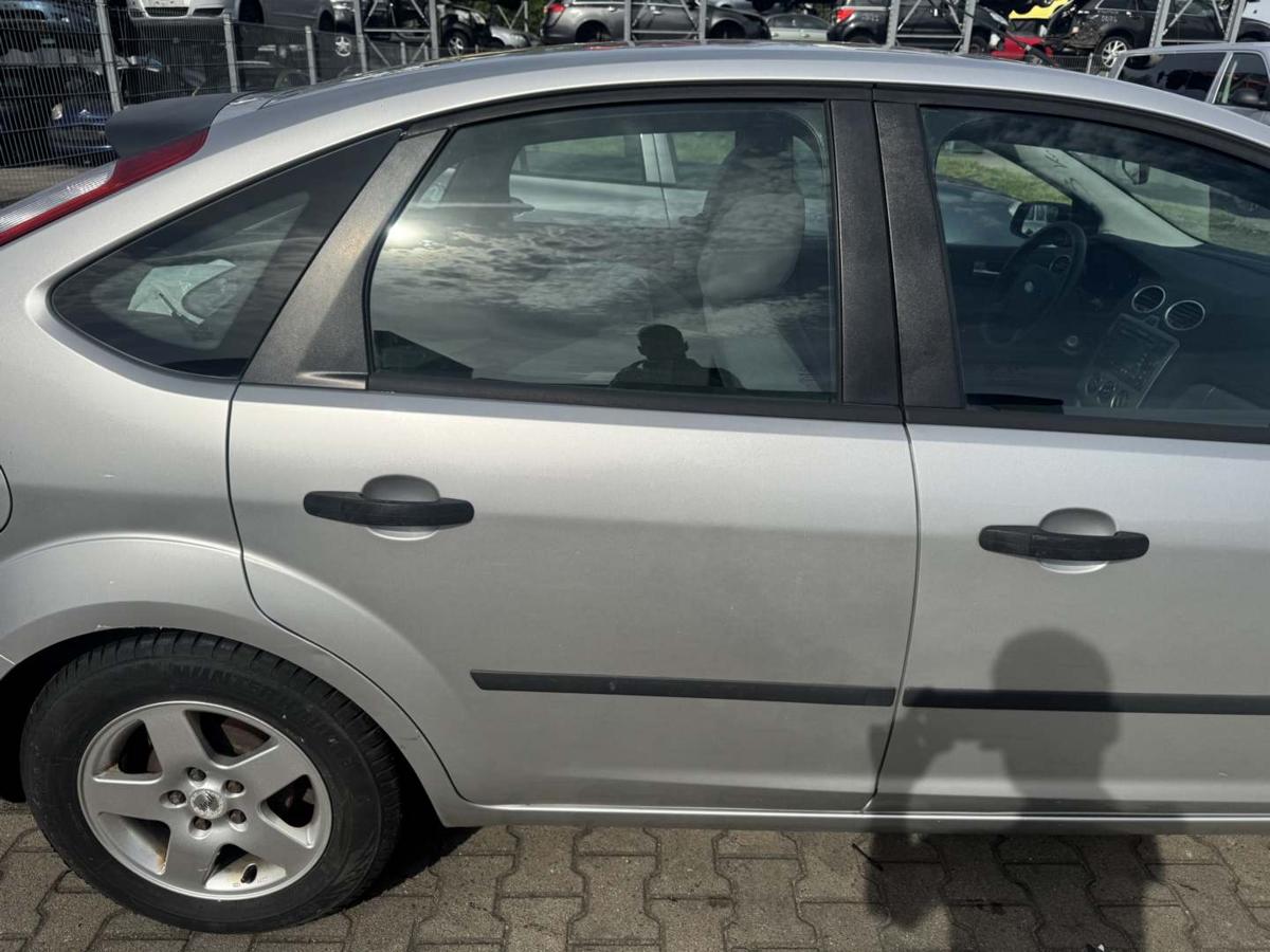 Ford Focus 2 original T&uuml;r hinten rechts Polar Silber Flie&szlig;heck Rohbau Bj.2005